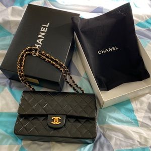 Chanel classic double flap smooth lambskin leather medium shoulder bag